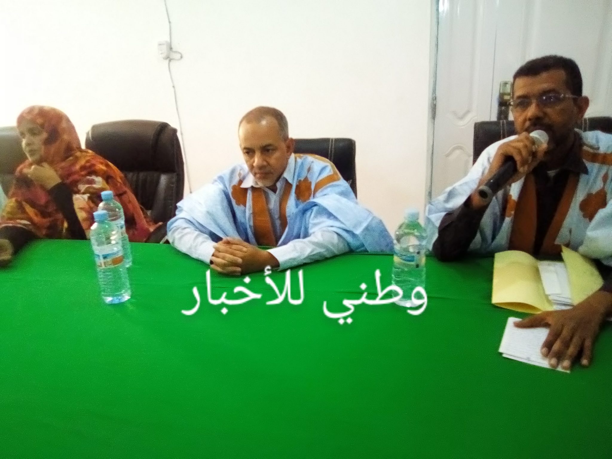 صورة كيفه : كواليس  أجتماع يدعو للتبرع لإزالة  القمامة( قادته، الأحزاب الحاضرة، و كم الحضور)