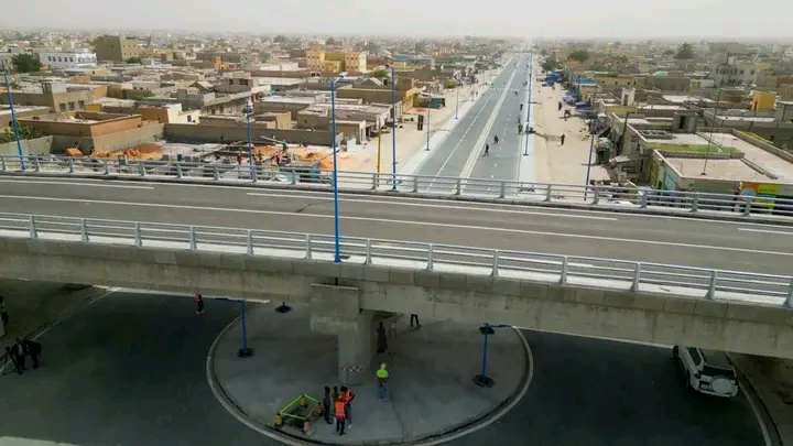 صورة خضوع جسر بامكو للاختبارات الفنية