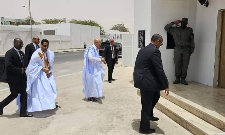 صورة المرشح محمد ولد الغزواني يحجز راسية بطاقة التصويت، و هذه مكونات ملف الترشح للرئاسيات