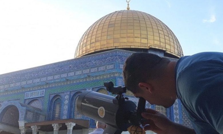 صورة المفتي العام للقدس يدعو إلى تحري رؤية هلال شهر رمضان