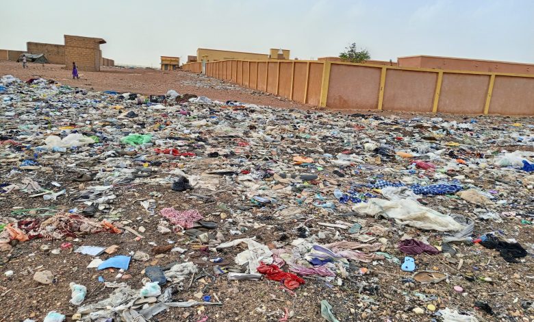 صورة كيفه : من يتحمل استمرار أزمة القمامة ” مدن ” أم البلدية؟