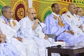 صورة رئيس الجمهورية يحظر على الموظفين وأعوان الدولة الاجتماعات القبلية